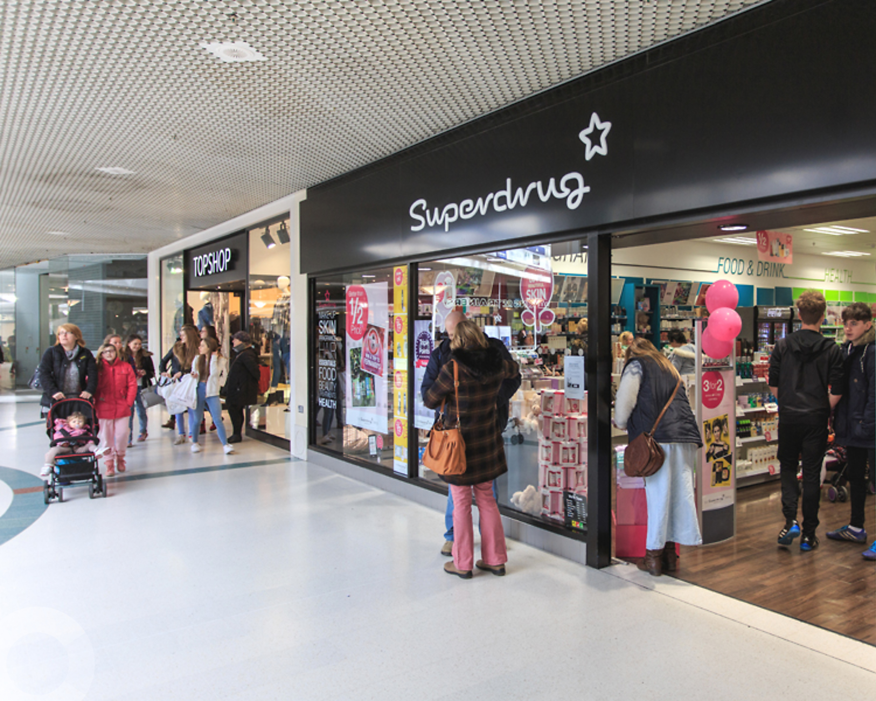 Cornmill Shopping Centre Digital Billboards & Advertising Screens