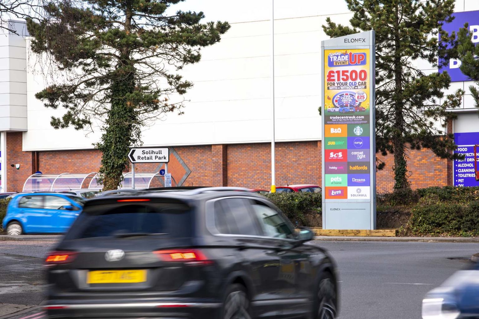 Solihull Retail Park Digital Billboards & Advertising Screens