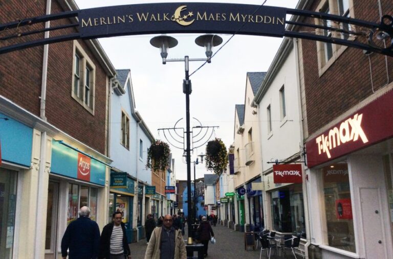 Merlins Walk 945x624 1 768x507
