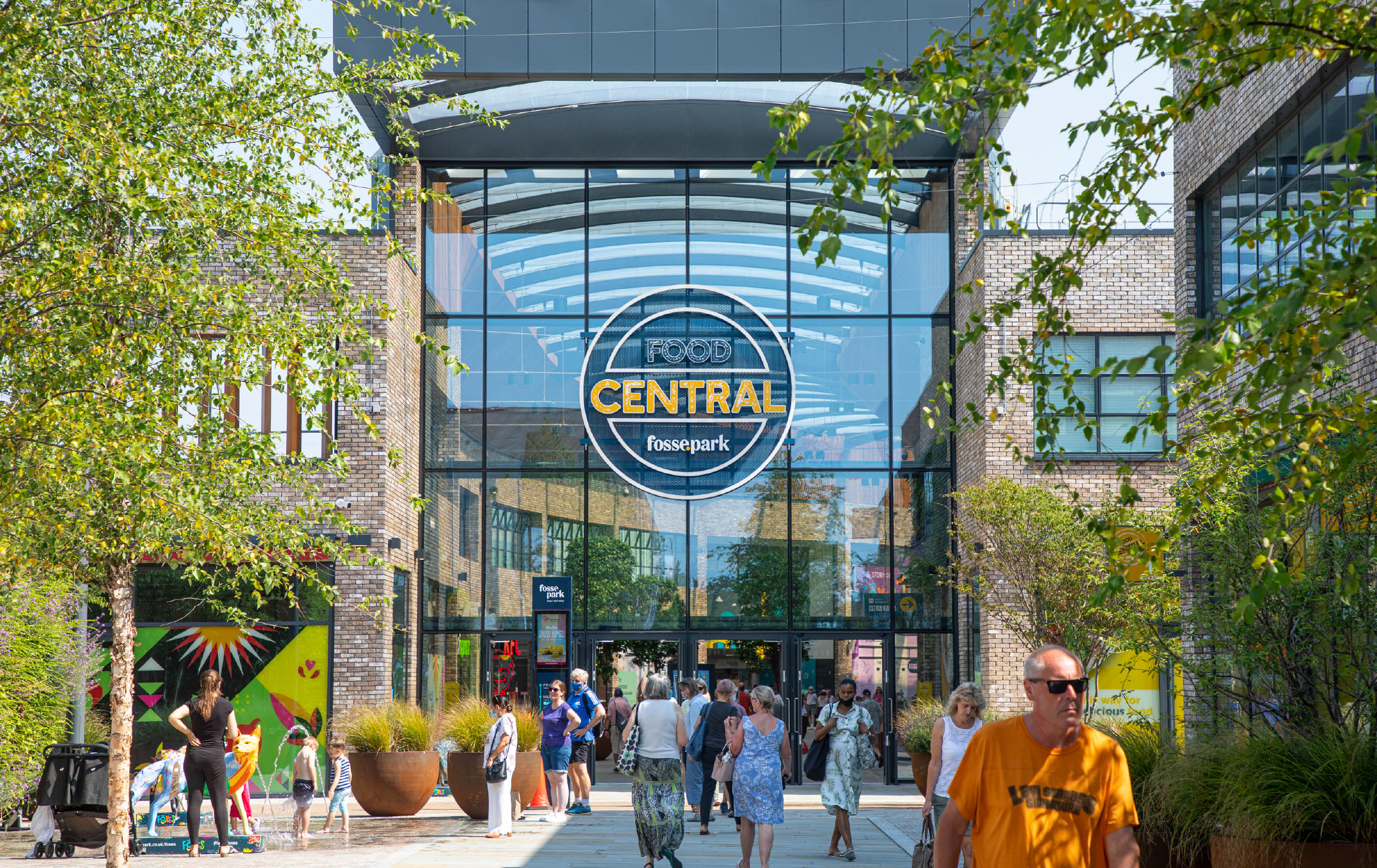 Elonex Fosse Park Digital Screen Advertising 2