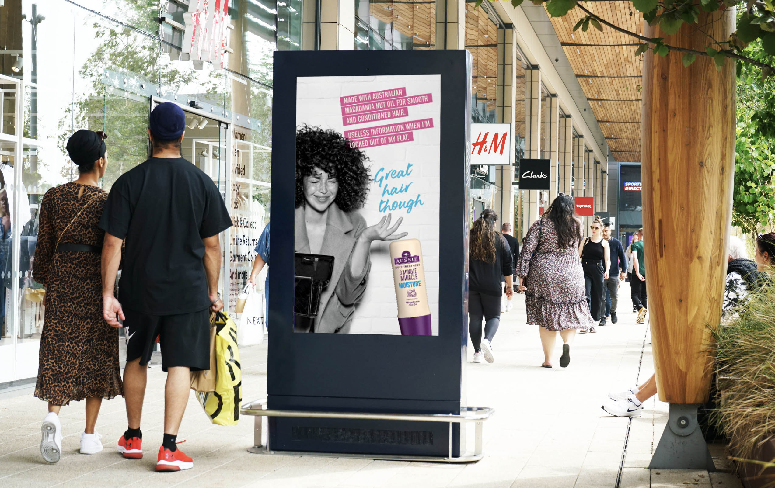 Elonex Fosse Park Digital Screen Advertising 5