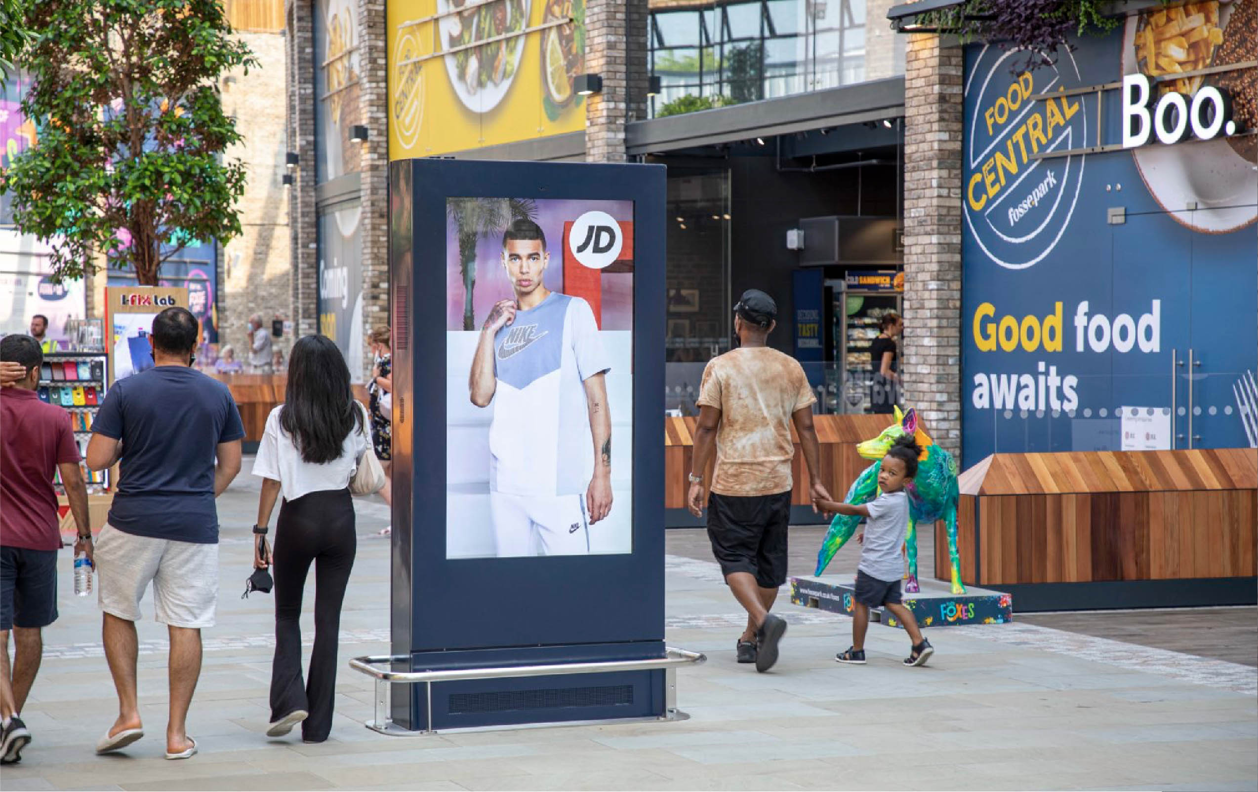 Elonex Fosse Park Digital Screen Advertising 7